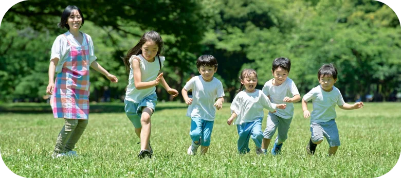 子育てを楽しむ家族