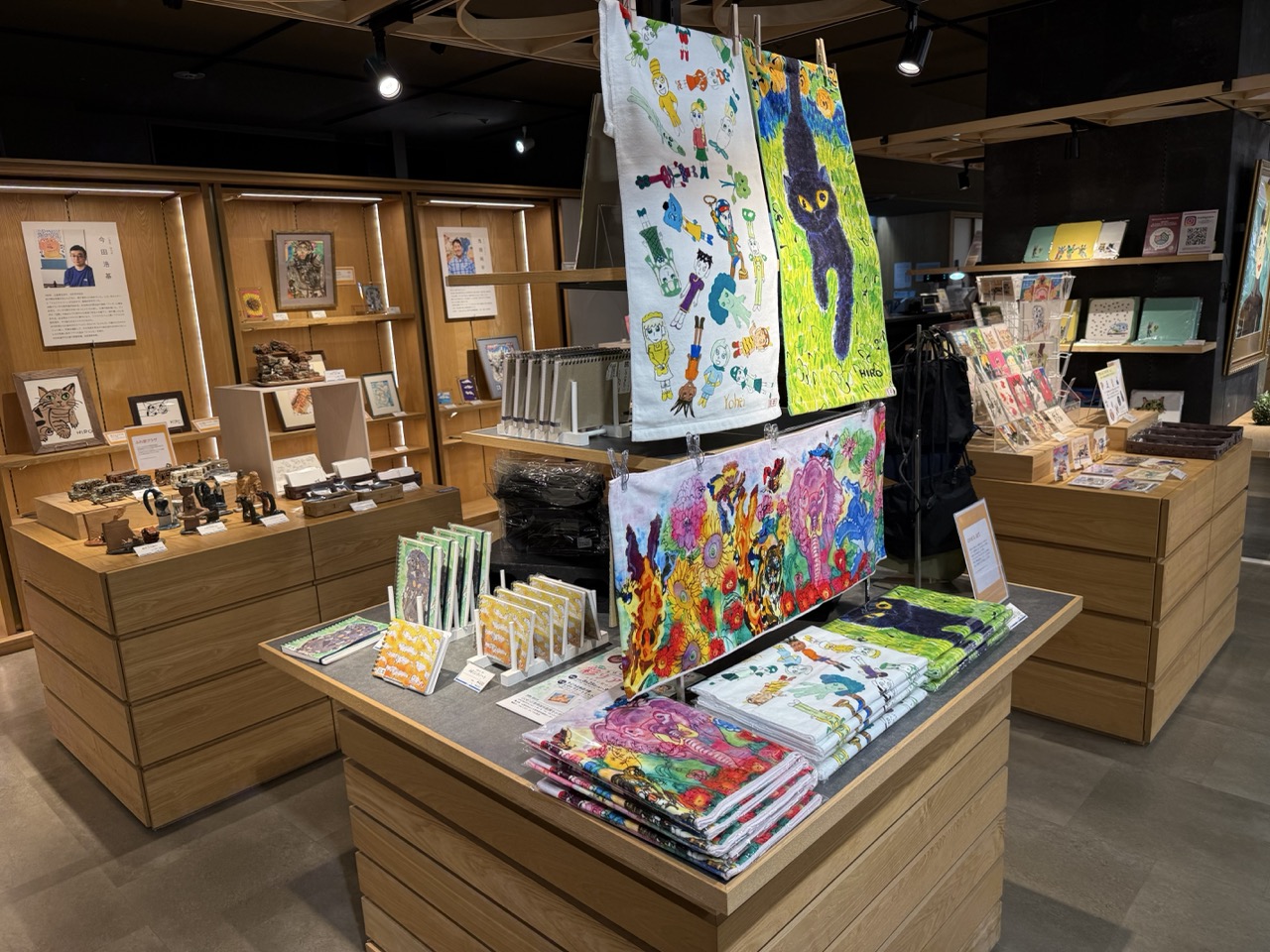one`s artグッズの作品展示