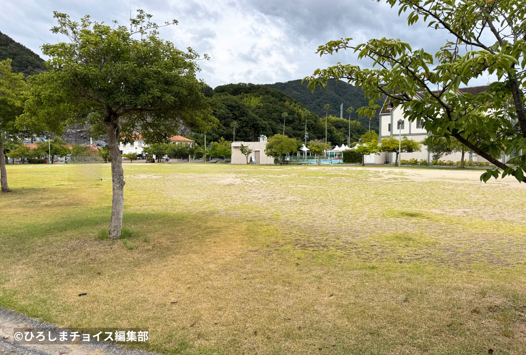 呉ポートピアパークの広場